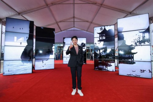 海信視像“拍了拍”你，快來看FIRST電影展星光紅毯！