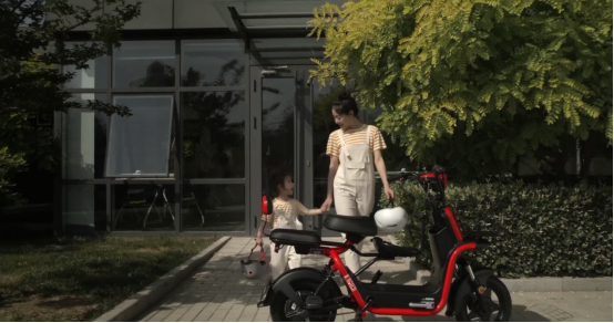 寶爸寶媽看過來！愛瑪電動(dòng)車向你發(fā)來立秋的問候...