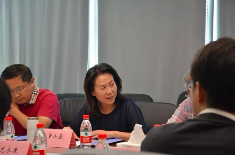 電子科大校領導及黨委領導蒞臨云軸科技，雙方聯(lián)合舉行藏品捐贈儀式