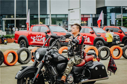 再次破圈營(yíng)銷(xiāo)，長(zhǎng)城炮助力蓉城機(jī)車(chē)巡游