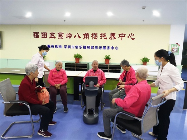 政策+市場紅利雙推 機(jī)器人才是未來養(yǎng)老主力？