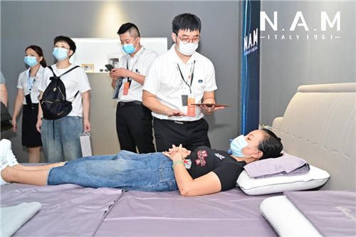 科技創(chuàng)新床墊的想象空間，意大利N.A.M深圳站首秀、驚艷市場(chǎng)