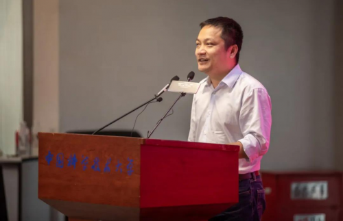 華米科技CEO黃汪中科大演講《華米七年：專(zhuān)業(yè)、全球化和長(zhǎng)期主義》