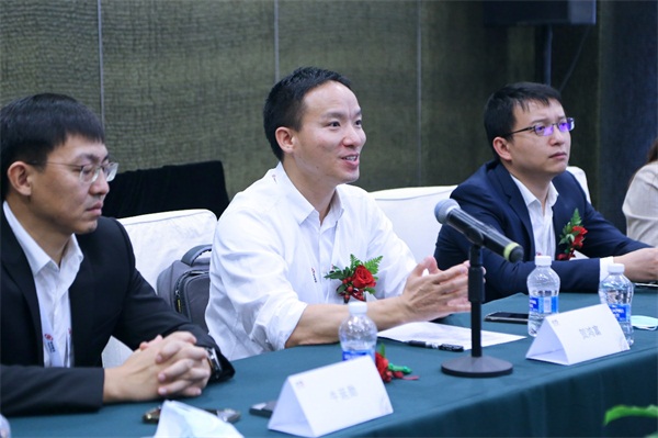 愛(ài)數(shù)與華為簽署戰(zhàn)略合作協(xié)議，合作升級(jí)共建數(shù)據(jù)基礎(chǔ)設(shè)施生態(tài)