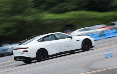 小鵬汽車質(zhì)量如何？超智能高品質(zhì)小鵬P7為用戶打下強(qiáng)心劑