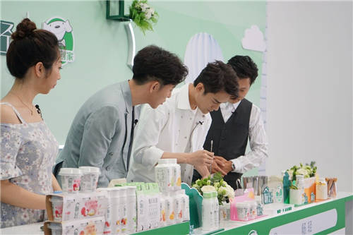 王凱同款暢輕1小時送達，京東到家“超級粉絲日”助伊利低溫銷量破紀(jì)錄
