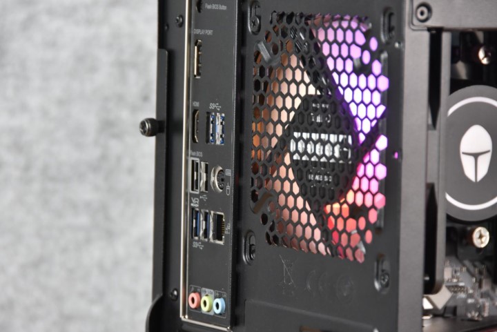 AMD YES！雷神911黑武士 Ryzen 評(píng)測(cè)