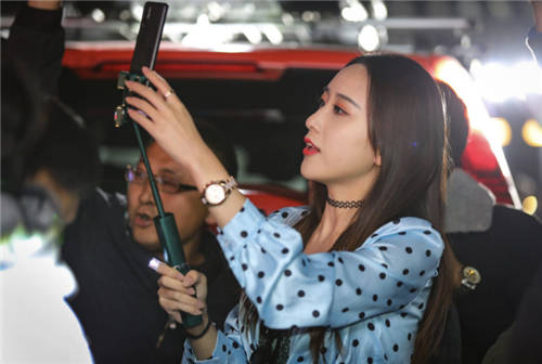 英雄再會(huì)！長(zhǎng)城炮車主玩轉(zhuǎn)阿拉善英雄會(huì)