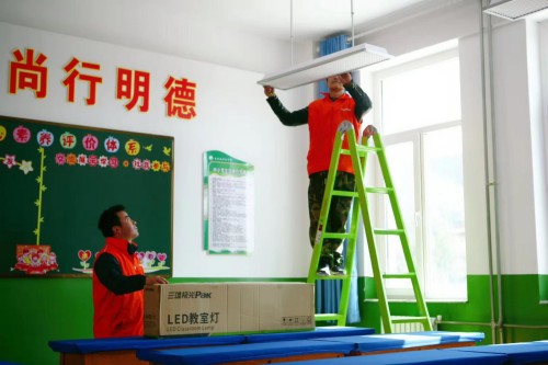 再登央視！三雄極光打造教育扶貧樣本