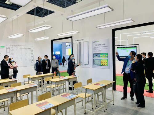 重慶教裝展，三雄極光來勢洶洶洶洶！