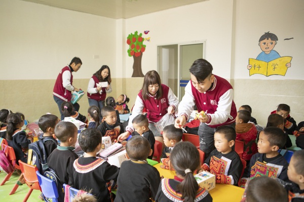 信也科技大涼山愛心幼兒園正式落成，用愛心點(diǎn)燃希望