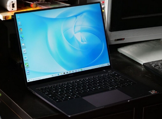 智慧辦公時代“性能標(biāo)桿”，華為MateBook 14全能表現(xiàn)獲外媒力贊