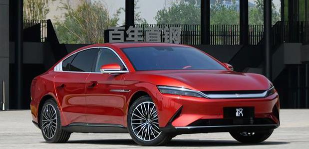 小鵬汽車(chē)P7超長(zhǎng)續(xù)航版打得過(guò)比亞迪漢嗎？雙方在實(shí)戰(zhàn)中一決高下