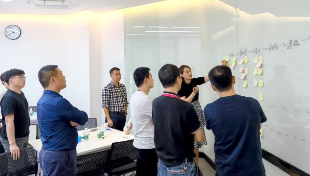 突破思維界限！“燈湖論劍”獲IBM區(qū)塊鏈設(shè)計(jì)思維訓(xùn)練營(yíng)加持