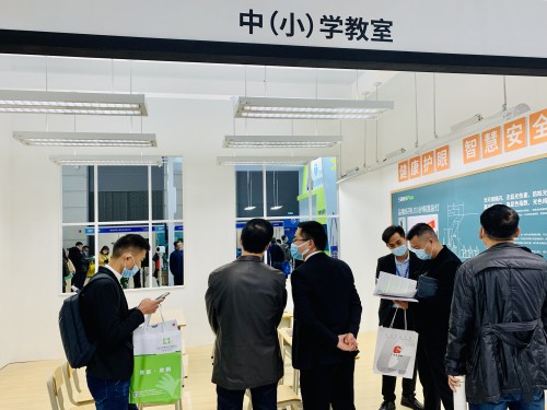 三雄極光再征教裝展 “西引力”大爆發(fā)！