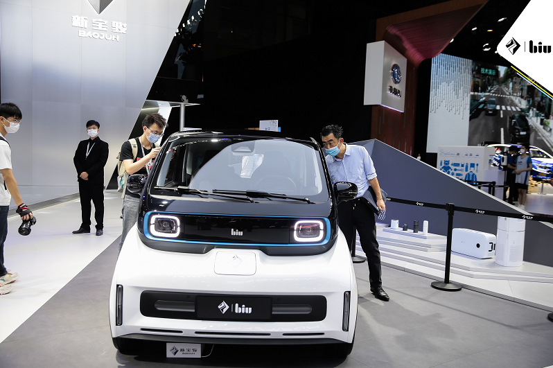 新寶駿小Biu智慧汽車亮相科技斗秀場(chǎng)，人車家·生活驚艷廣州車展