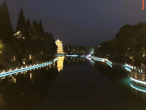 番茄小說小鎮(zhèn)作者，從業(yè)兩年，年入百萬