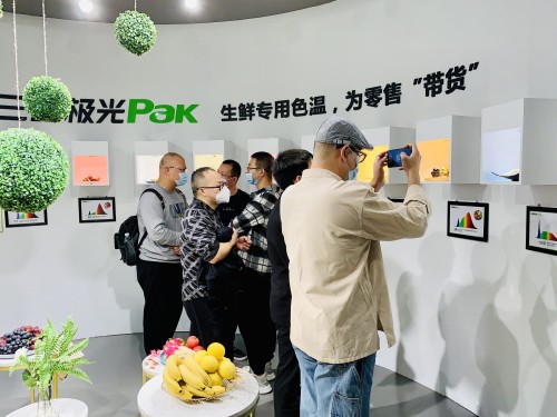人從眾模式開啟！三雄極光刷爆零售展！