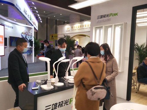 一天兩展！三雄極光學(xué)校照明魅力盛放雙城！