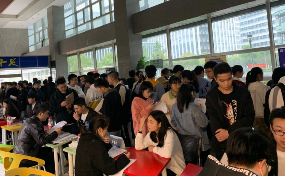 達內(nèi)教育舉辦杭州秋季專場招聘會，精準服務(wù)促就業(yè)