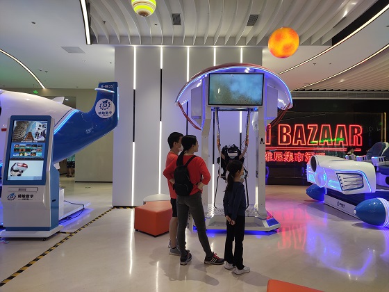 深圳開啟VR體驗(yàn)館V5.0時(shí)代！銀河幻影VR主題樂園開創(chuàng)科技體驗(yàn)研學(xué)新潮流！