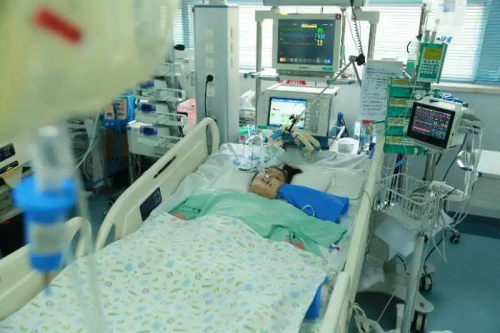 11歲女童與白血病抗?fàn)幬迥?，水滴籌伸出援手助力二次移植