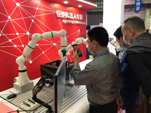 珞石機器人登陸智博會，揭開柔性協(xié)作機器人xMate新品神秘面紗