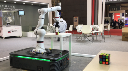 珞石機器人登陸智博會，揭開柔性協(xié)作機器人xMate新品神秘面紗