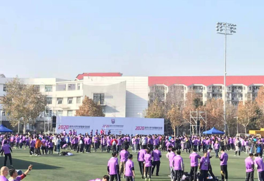 清華學(xué)霸，也是體育健兒，大冬天跑步爽吉了
