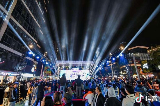 2020DOU挺好，抖音直播見證你的美好生活