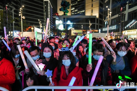 2020DOU挺好，抖音直播見證你的美好生活