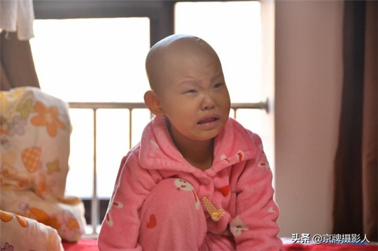 女人等不及老公“長大”，輕松籌·輕松公益上這個萌娃腦袋生腫瘤，急需幫助