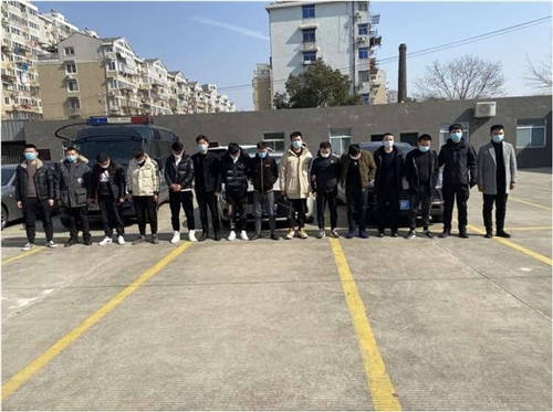 抖音協(xié)助河南永城警方打假偽劣羽絨被，8名嫌疑人被刑拘