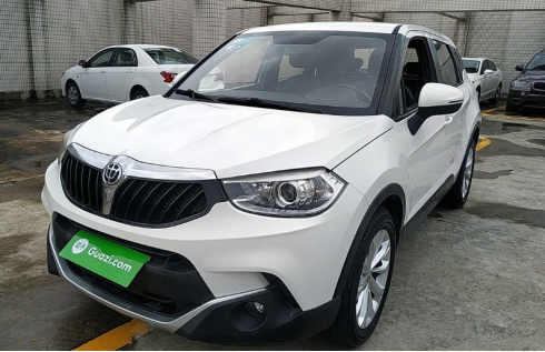 安裝工在瓜子二手車買中華V3，工作效率大大提高