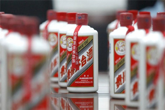 小米有品取消茅臺(tái)預(yù)約門(mén)檻，網(wǎng)友：過(guò)年喝到平價(jià)茅臺(tái)，感謝有品