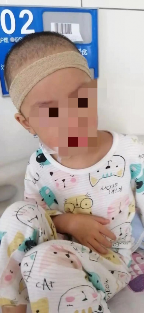 太心疼！3歲男孩患白血病，水滴籌愛心助力醫(yī)療費(fèi)挽救心碎家庭