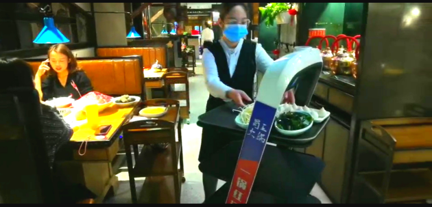 普渡機(jī)器人進(jìn)入蜀王火鍋，給你不一樣的用餐體驗(yàn)