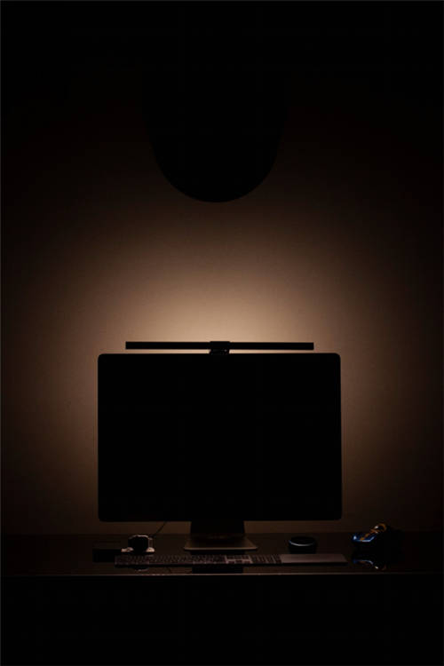 ScreenBar Halo新春登場，光照專注空間
