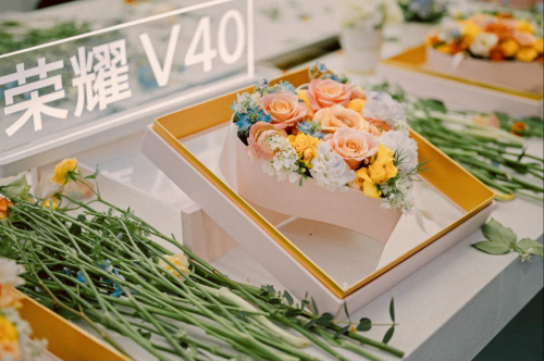 女神節(jié)榮耀禮盒，體驗店變花海玩出新“花樣”