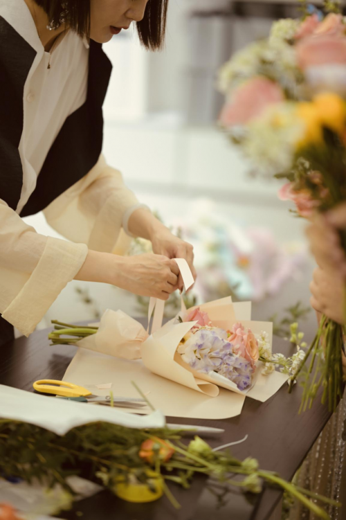 女神節(jié)榮耀禮盒，體驗店變花海玩出新“花樣”