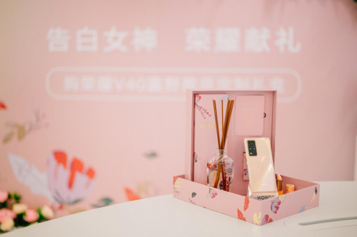 女神節(jié)榮耀禮盒，體驗店變花海玩出新“花樣”