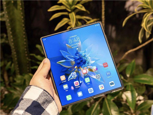 華為Mate X2對比三星Galaxy Z Fold2 5G：內(nèi)屏無攝像頭，體驗大打折扣