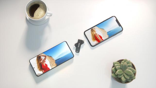 西部數(shù)據(jù)旗下閃迪品牌，以2合1閃存盤助力iphone和USB TYPE-CTM設(shè)備間的無縫傳輸