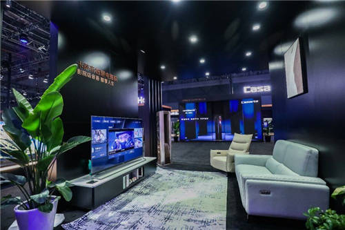 用電視、看電影！卡薩帝電視亮相AWE：在家隨便看