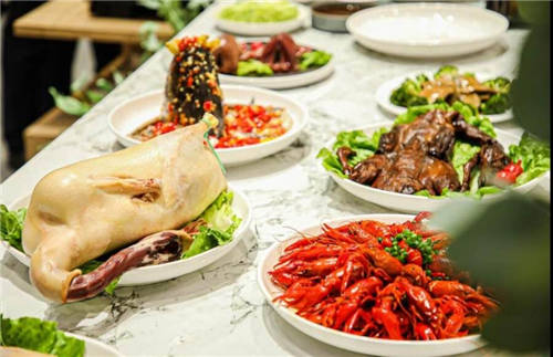 是廚房？不，還有16道大師菜！海爾食聯(lián)網(wǎng)AWE展生態(tài)成果