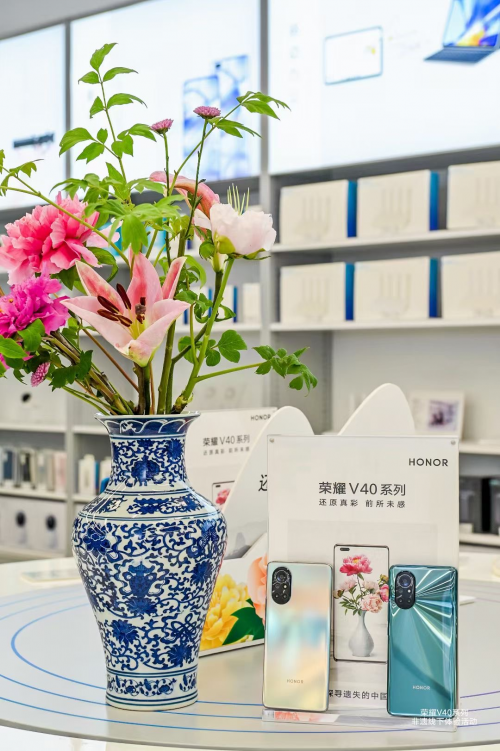 榮耀V40輕奢版聯(lián)手非遺傳承人，弘揚(yáng)和傳承非遺傳統(tǒng)文化