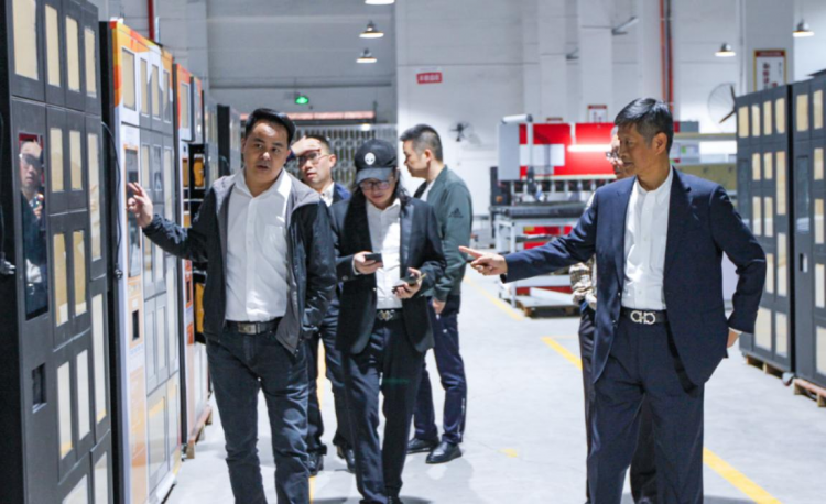 硬實(shí)力！巨米智能助力臺(tái)灣乾隆國際 建立24小時(shí)智慧藥房