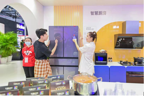 留住春季限定美味！通過Leader冰箱碰一碰，定制儲鮮場景