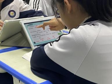 深度推進(jìn)智慧課堂校內(nèi)建設(shè)，無為市赫店中心學(xué)校校內(nèi)公開課圓滿成功