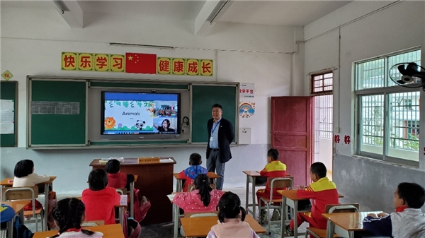 讓中國英語教師對接國際，阿卡索啟動百萬英語教師公益培訓(xùn)